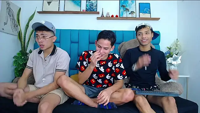 Hot Boys Latinos X online show from February 23, 2026, 11:13 pm