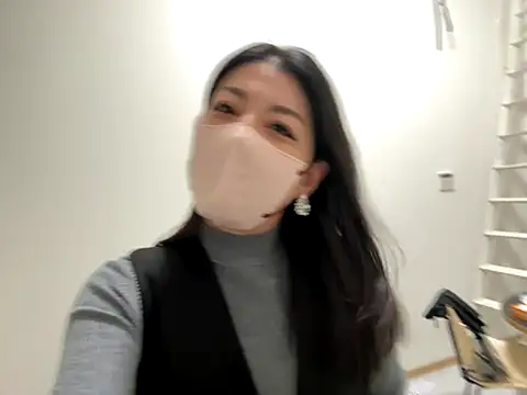 akimix xoxo online show from November 3, 2025, 1:23 pm