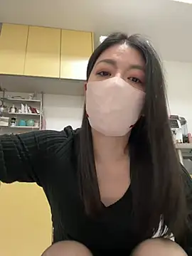 akimix xoxo online show from April 4, 2026, 10:35 am