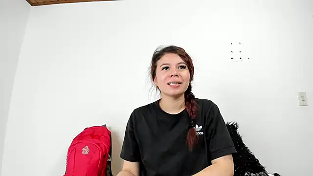 Vanessa Martinz online show from October 25, 2025, 12:13 pm