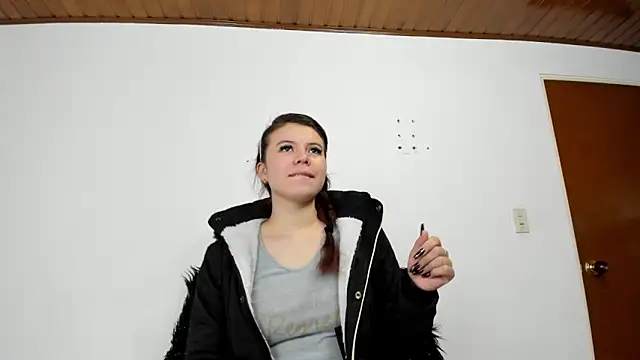 Vanessa Martinz online show from November 4, 2025, 11:53 am