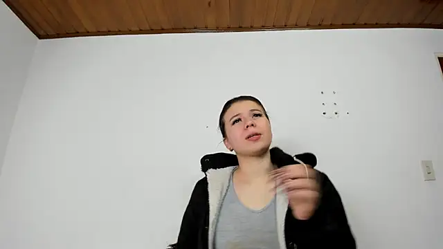 Vanessa Martinz online show from November 15, 2025, 12:02 pm