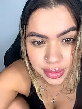 Alanna-foxx online show from November 22, 2025, 4:00 am