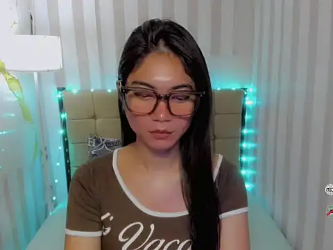 BigCockJade online show from April 15, 2026, 9:59 pm