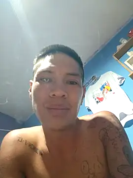 Snapshot of Ojitosbrrr chatting on November 4, 2025, 12:10 am Ojitosbrrr online show from November 4, 2025, 12:10 am