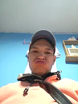 Snapshot of Ojitosbrrr chatting on November 4, 2025, 1:21 pm Ojitosbrrr online show from November 4, 2025, 1:21 pm