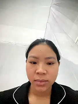 Snapshot of Milk_xx chatting on November 2, 2025, 8:11 pm Milk xx online show from November 2, 2025, 8:11 pm