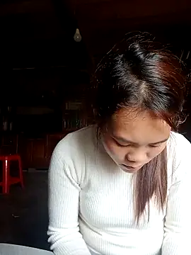 Snapshot of Bany_x chatting on November 17, 2025, 3:45 am Bany x online show from November 17, 2025, 3:45 am