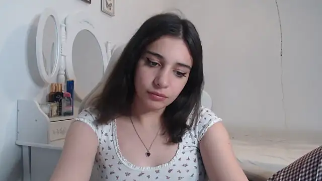 Snapshot of bellefleurrr chatting on May 29, 2026, 7:01 pm bellefleurrr online show from May 29, 2026, 7:01 pm