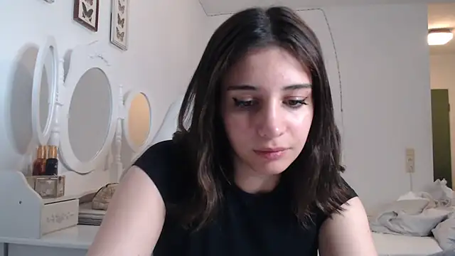 Snapshot of bellefleurrr chatting on June 1, 2026, 10:55 pm bellefleurrr online show from June 1, 2026, 10:55 pm