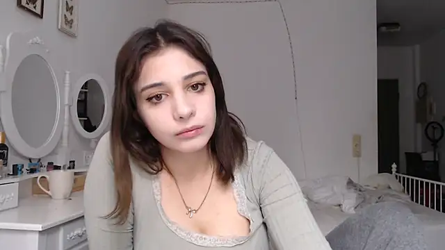 Snapshot of bellefleurrr chatting on June 6, 2026, 4:01 pm bellefleurrr online show from June 6, 2026, 4:01 pm