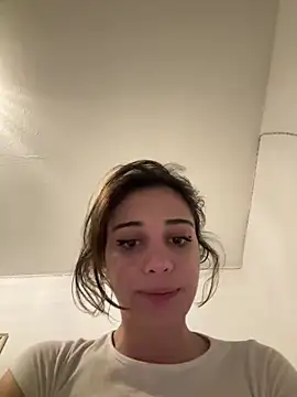 Snapshot of bellefleurrr chatting on June 10, 2026, 8:41 pm bellefleurrr online show from June 10, 2026, 8:41 pm