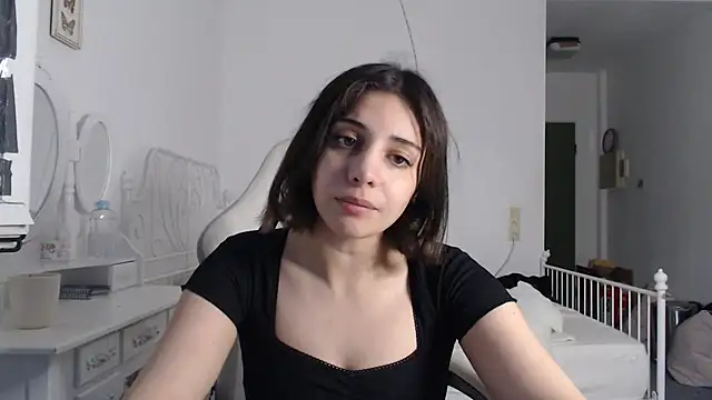 Snapshot of bellefleurrr chatting on July 4, 2026, 8:04 pm bellefleurrr online show from July 4, 2026, 8:04 pm