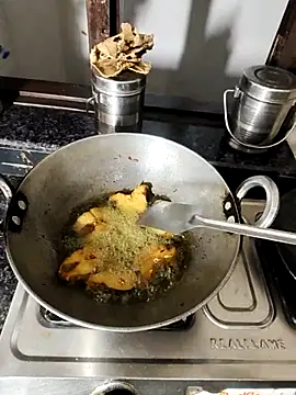 Heena-143 online show from November 29, 2025, 3:59 pm