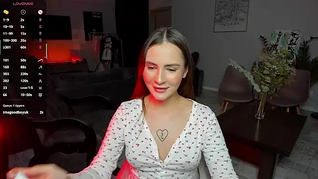 Snapshot of Cleojuice chatting on November 4, 2025, 1:32 pm Cleojuice online show from November 4, 2025, 1:32 pm