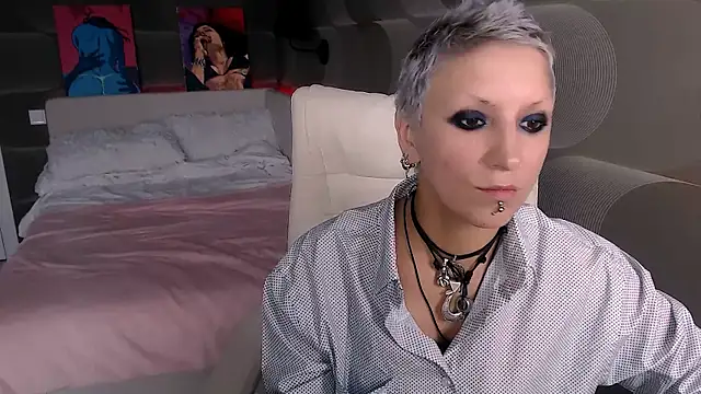 Snapshot of Sweet-n-Strong chatting on October 26, 2025, 8:09 am Sweet-n-Strong online show from October 26, 2025, 8:09 am