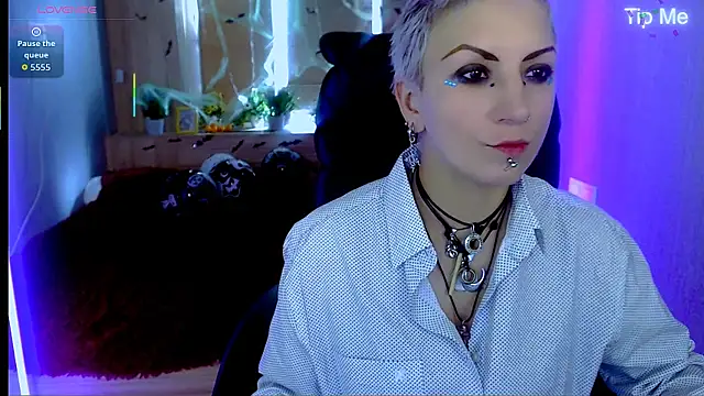 Snapshot of Sweet-n-Strong chatting on October 31, 2025, 8:37 am Sweet-n-Strong online show from October 31, 2025, 8:37 am