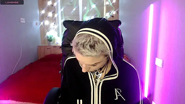 Snapshot of Sweet-n-Strong chatting on November 20, 2025, 12:38 pm Sweet-n-Strong online show from November 20, 2025, 12:38 pm