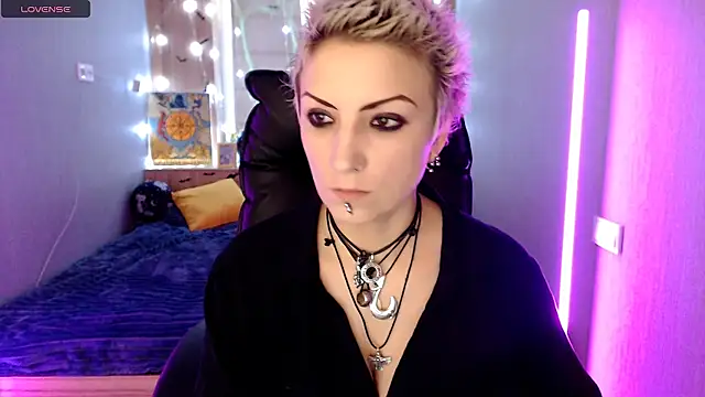 Snapshot of Sweet-n-Strong chatting on November 23, 2025, 6:57 am Sweet-n-Strong online show from November 23, 2025, 6:57 am