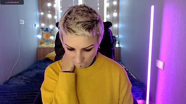 Snapshot of Sweet-n-Strong chatting on November 25, 2025, 6:57 am Sweet-n-Strong online show from November 25, 2025, 6:57 am