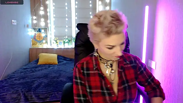 Snapshot of Sweet-n-Strong chatting on November 29, 2025, 7:55 am Sweet-n-Strong online show from November 29, 2025, 7:55 am