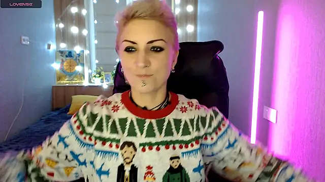 Snapshot of Sweet-n-Strong chatting on December 1, 2025, 7:13 am Sweet-n-Strong online show from December 1, 2025, 7:13 am