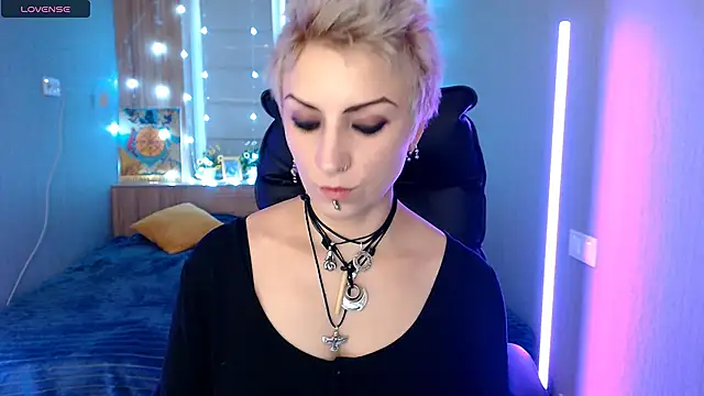 Snapshot of Sweet-n-Strong chatting on December 2, 2025, 8:19 am Sweet-n-Strong online show from December 2, 2025, 8:19 am