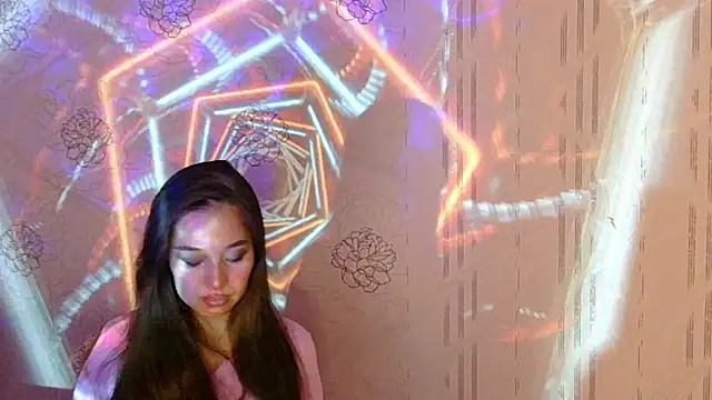 Snapshot of LumiHeart chatting on November 18, 2025, 3:49 pm LumiHeart online show from November 18, 2025, 3:49 pm