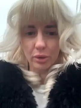 blondegirlx online show from November 10, 2025, 2:16 pm