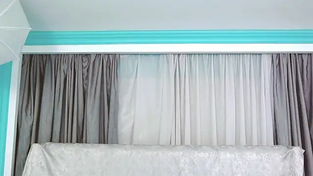 MargoLyons online show from November 17, 2025, 8:47 pm