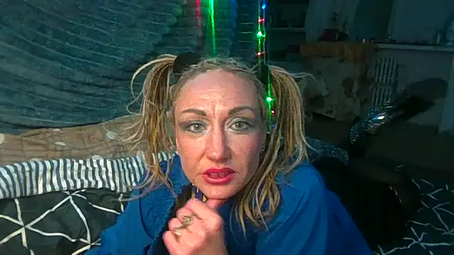 LilaniLoverx online show from November 5, 2025, 8:09 pm