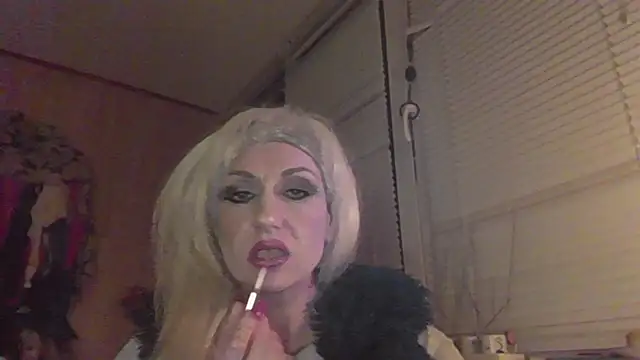 Snapshot of LilaniLoverx chatting on April 24, 2026, 10:01 pm LilaniLoverx online show from April 24, 2026, 10:01 pm