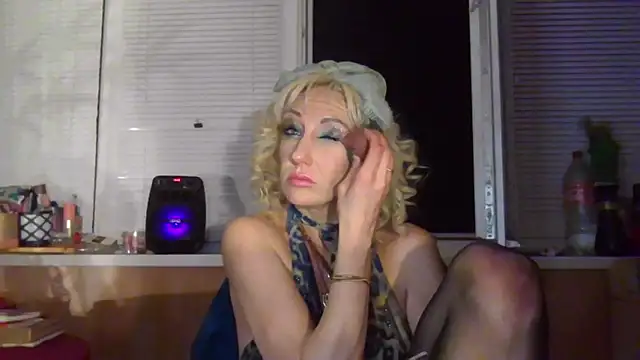 Snapshot of LilaniLoverx chatting on May 10, 2026, 8:36 pm LilaniLoverx online show from May 10, 2026, 8:36 pm