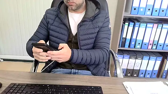 Snapshot of Evasionee chatting on March 25, 2026, 8:09 am Evasionee online show from March 25, 2026, 8:09 am