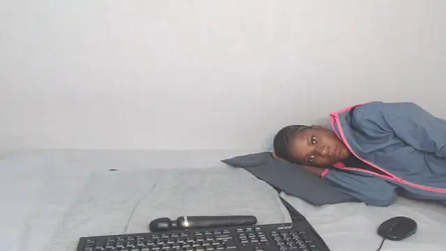 EbonyTinyX online show from December 14, 2025, 4:23 pm