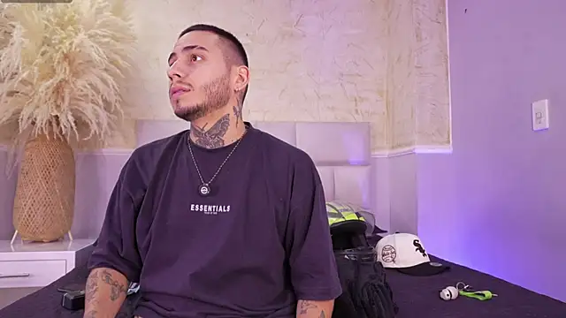 AsiaMillerr  online show from December 15, 2025, 4:28 am