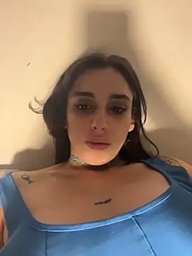 Snapshot of gigi333regi chatting on November 28, 2025, 8:33 pm gigi333regi online show from November 28, 2025, 8:33 pm