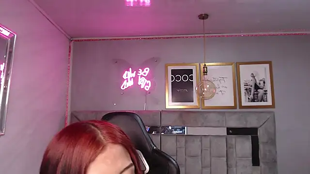 Cute Martina v online show from December 15, 2025, 8:02 pm