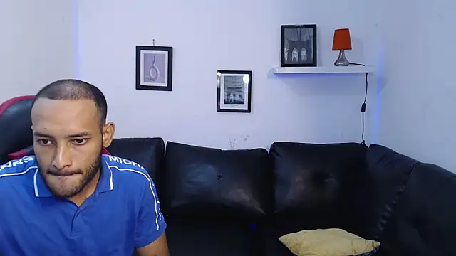 Giselle Max online show from November 7, 2025, 1:44 pm