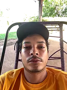 Snapshot of Fuccker30 chatting on October 24, 2025, 6:37 pm Fuccker30 online show from October 24, 2025, 6:37 pm