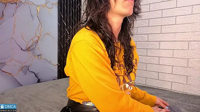 eva delight  online show from March 29, 2026, 12:05 pm