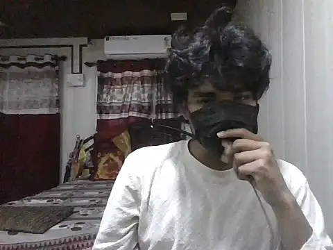 Snapshot of kriZ08 chatting on July 29, 2026, 11:08 am kriZ08 online show from July 29, 2026, 11:08 am
