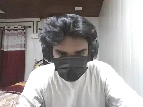 Snapshot of kriZ08 chatting on August 3, 2026, 11:26 am kriZ08 online show from August 3, 2026, 11:26 am