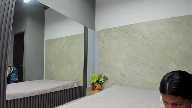 Sarahh-19 online show from November 7, 2025, 11:54 am