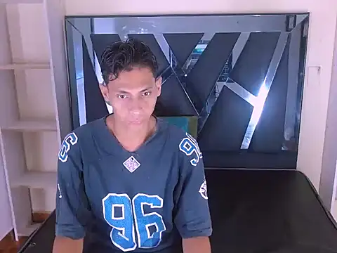 wiltom  online show from October 31, 2025, 12:17 pm