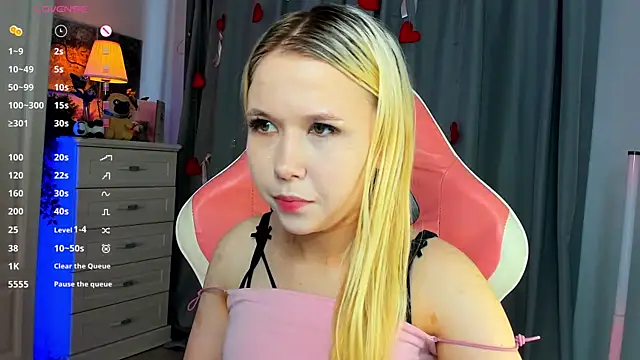 Snapshot of VivieSunn chatting on June 28, 2026, 9:37 am VivieSunn online show from June 28, 2026, 9:37 am