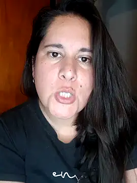 Clara Arg online show from November 13, 2025, 1:26 am