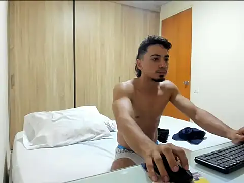 Snapshot of bbenboxer chatting on November 18, 2025, 11:26 pm bbenboxer online show from November 18, 2025, 11:26 pm