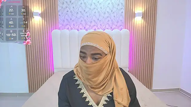 Snapshot of Lina_arabiann chatting on November 26, 2025, 12:17 pm Lina arabiann online show from November 26, 2025, 12:17 pm