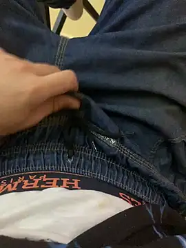 Snapshot of Unique-Man chatting on November 17, 2025, 10:10 am Unique-Man online show from November 17, 2025, 10:10 am